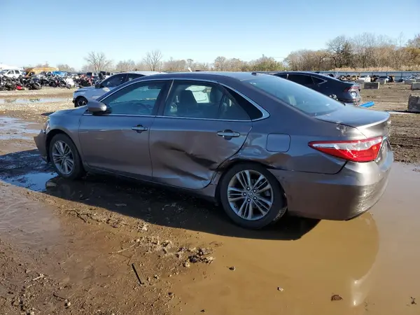 4T1BF1FK9HU657630 2017 TOYOTA CAMRY - Image 2