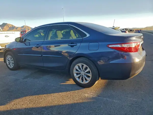 4T1BF1FK9HU658227 2017 TOYOTA CAMRY - Image 2