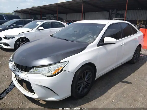 4T1BF1FK9HU658826 2017 TOYOTA CAMRY - Image 2