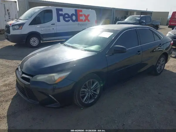 4T1BF1FK9HU662827 2017 TOYOTA CAMRY - Image 2