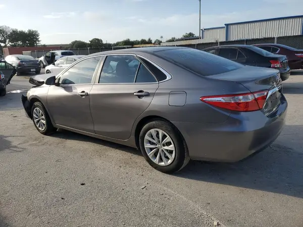 4T1BF1FK9HU663590 2017 TOYOTA CAMRY - Image 2