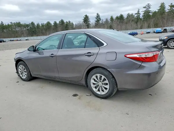 4T1BF1FK9HU663847 2017 TOYOTA CAMRY - Image 2