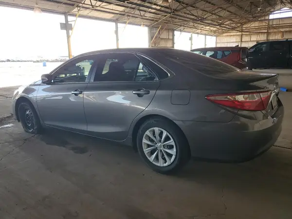 4T1BF1FK9HU664044 2017 TOYOTA CAMRY - Image 2