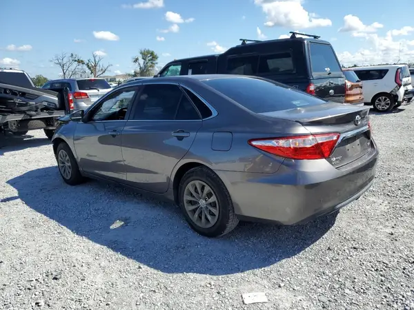 4T1BF1FK9HU666540 2017 TOYOTA CAMRY - Image 2