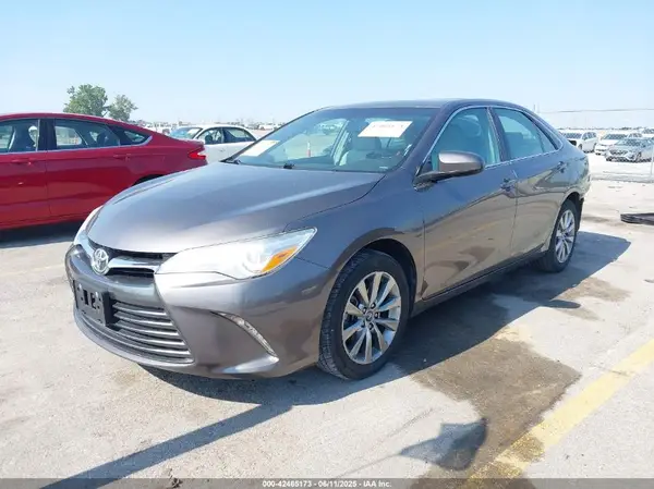 4T1BF1FK9HU666750 2017 TOYOTA CAMRY - Image 2