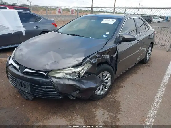 4T1BF1FK9HU667476 2017 TOYOTA CAMRY - Image 2