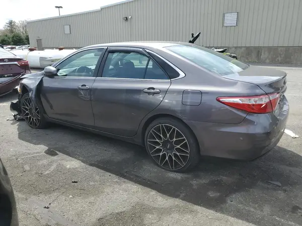 4T1BF1FK9HU667932 2017 TOYOTA CAMRY - Image 2