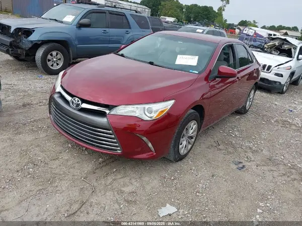 4T1BF1FK9HU668756 2017 TOYOTA CAMRY - Image 2