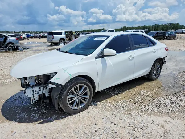 4T1BF1FK9HU671656 2017 TOYOTA CAMRY - Image 1