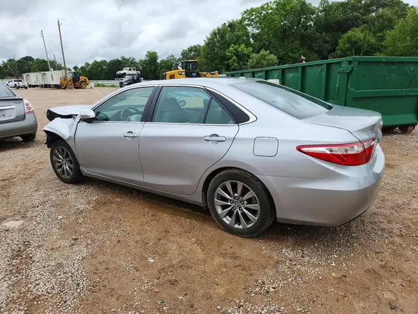 4T1BF1FK9HU672029 2017 TOYOTA CAMRY - Image 2