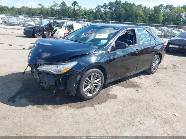 4T1BF1FK9HU672239 2017 TOYOTA CAMRY - Image 2