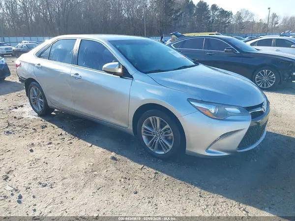 4T1BF1FK9HU672614 2017 TOYOTA CAMRY - Image 1
