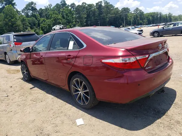 4T1BF1FK9HU674184 2017 TOYOTA CAMRY - Image 2