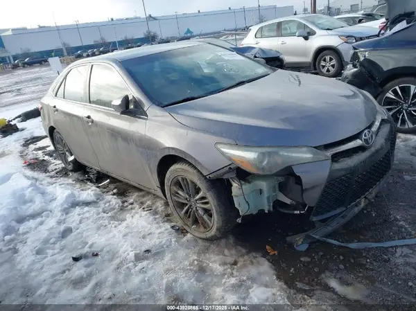 4T1BF1FK9HU675660 2017 TOYOTA CAMRY - Image 1