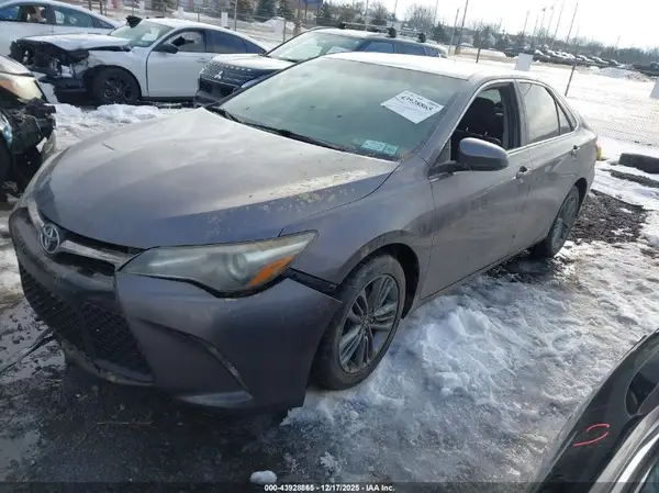 4T1BF1FK9HU675660 2017 TOYOTA CAMRY - Image 2