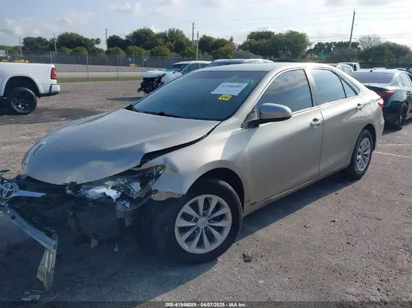 4T1BF1FK9HU675674 2017 TOYOTA CAMRY - Image 2
