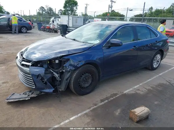 4T1BF1FK9HU676629 2017 TOYOTA CAMRY - Image 2