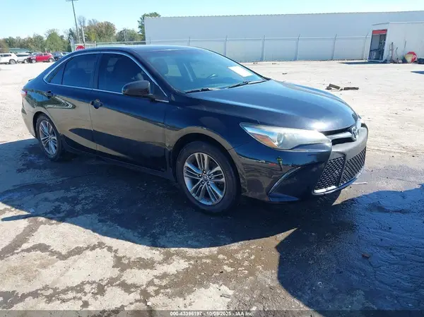 4T1BF1FK9HU677523 2017 TOYOTA CAMRY - Image 1