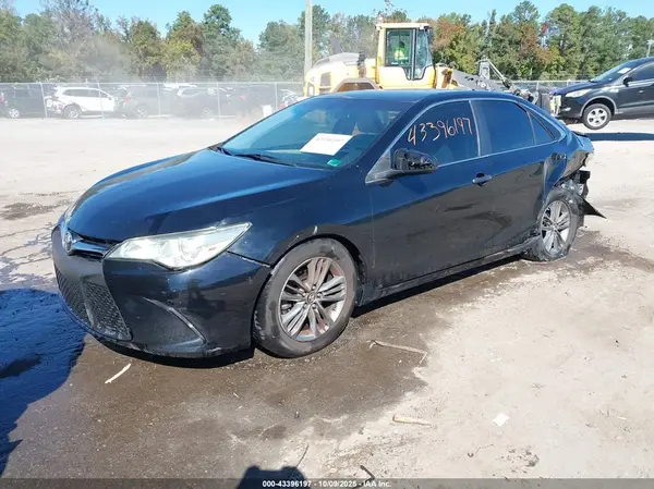 4T1BF1FK9HU677523 2017 TOYOTA CAMRY - Image 2