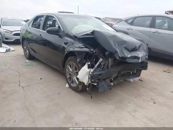 4T1BF1FK9HU678199 2017 TOYOTA CAMRY - Image 1