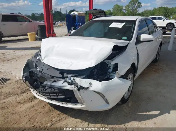 4T1BF1FK9HU679532 2017 TOYOTA CAMRY - Image 2
