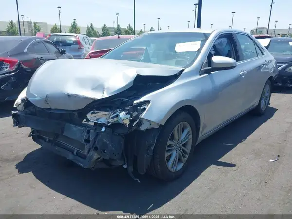 4T1BF1FK9HU679756 2017 TOYOTA CAMRY - Image 2