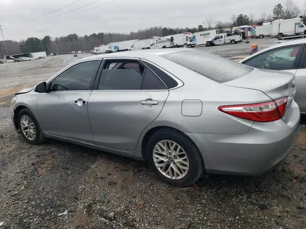 4T1BF1FK9HU687906 2017 TOYOTA CAMRY - Image 2