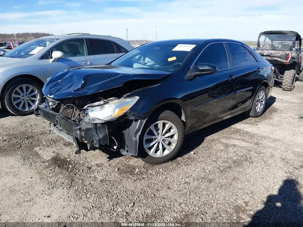 4T1BF1FK9HU690207 2017 TOYOTA CAMRY - Image 2