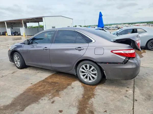 4T1BF1FK9HU690661 2017 TOYOTA CAMRY - Image 2