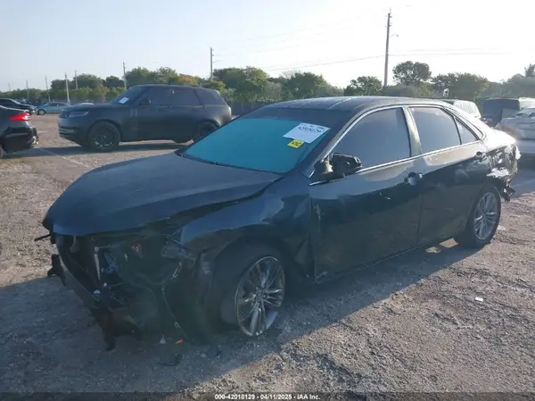 4T1BF1FK9HU690675 2017 TOYOTA CAMRY - Image 2