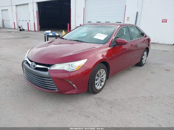 4T1BF1FK9HU692619 2017 TOYOTA CAMRY - Image 2