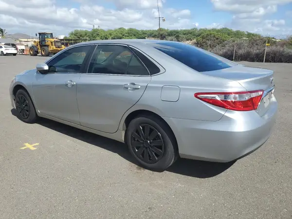 4T1BF1FK9HU693916 2017 TOYOTA CAMRY - Image 2