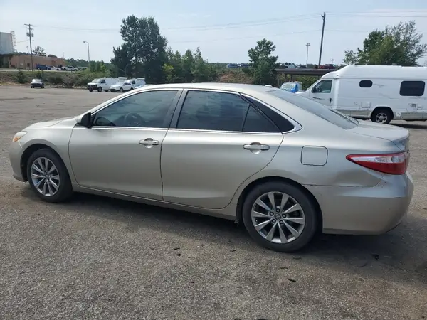 4T1BF1FK9HU695357 2017 TOYOTA CAMRY - Image 2