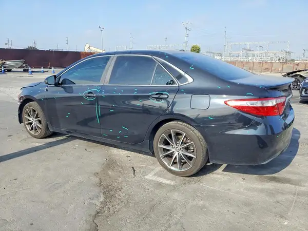 4T1BF1FK9HU695553 2017 TOYOTA CAMRY - Image 2