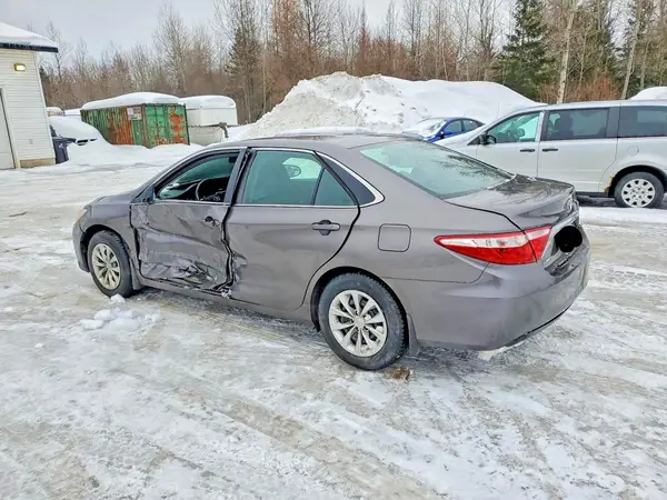 4T1BF1FK9HU698632 2017 TOYOTA CAMRY - Image 2