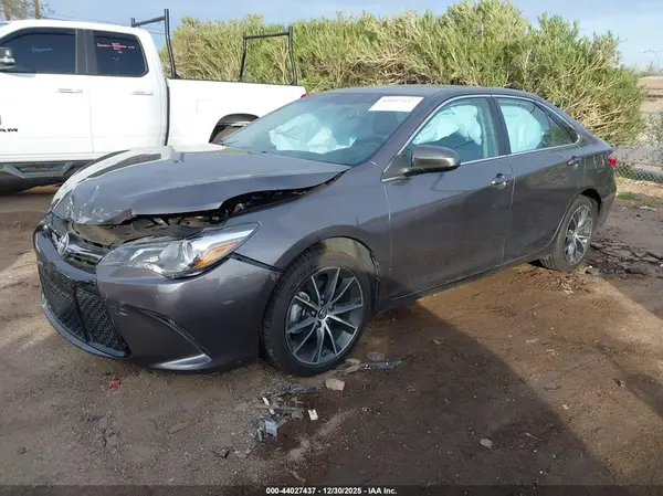 4T1BF1FK9HU700346 2017 TOYOTA CAMRY - Image 2