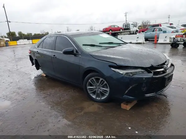 4T1BF1FK9HU701691 2017 TOYOTA CAMRY - Image 1