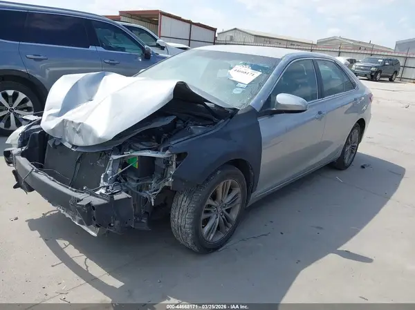 4T1BF1FK9HU702114 2017 TOYOTA CAMRY - Image 2