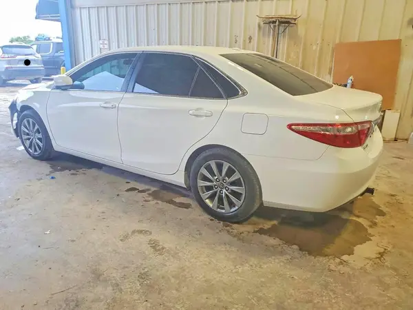 4T1BF1FK9HU702288 2017 TOYOTA CAMRY - Image 2