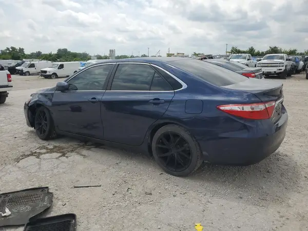 4T1BF1FK9HU702713 2017 TOYOTA CAMRY - Image 2
