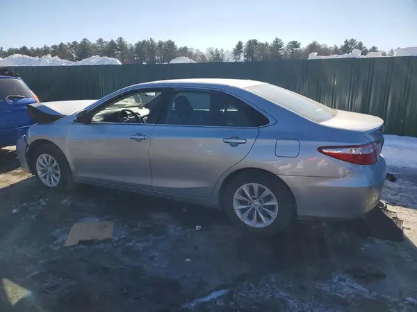 4T1BF1FK9HU704817 2017 TOYOTA CAMRY - Image 2
