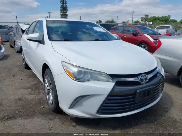 4T1BF1FK9HU705515 2017 TOYOTA CAMRY - Image 1