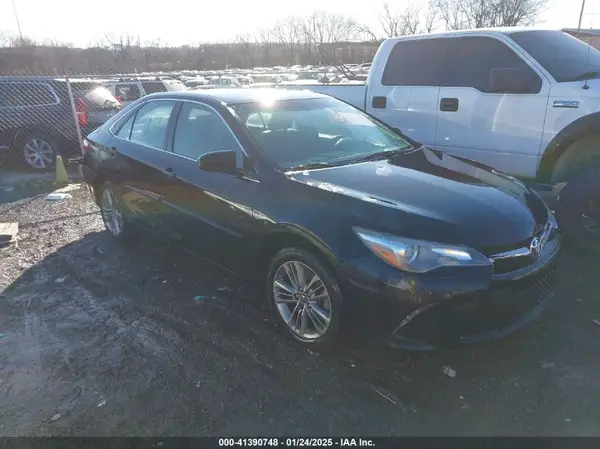 4T1BF1FK9HU710617 2017 TOYOTA CAMRY - Image 1