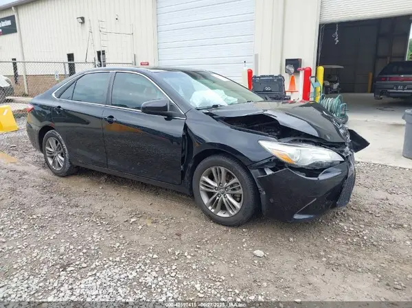 4T1BF1FK9HU712058 2017 TOYOTA CAMRY - Image 1