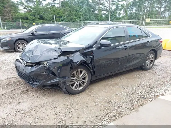 4T1BF1FK9HU712058 2017 TOYOTA CAMRY - Image 2