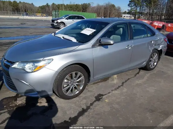 4T1BF1FK9HU713727 2017 TOYOTA CAMRY - Image 2
