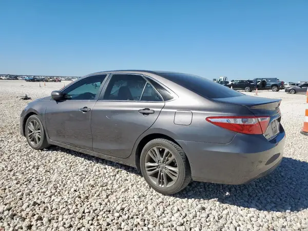 4T1BF1FK9HU715820 2017 TOYOTA CAMRY - Image 2