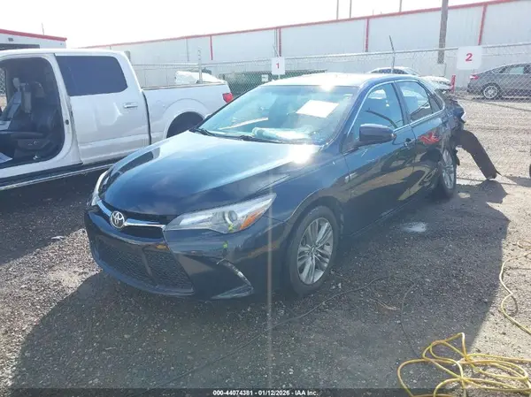 4T1BF1FK9HU716028 2017 TOYOTA CAMRY - Image 2