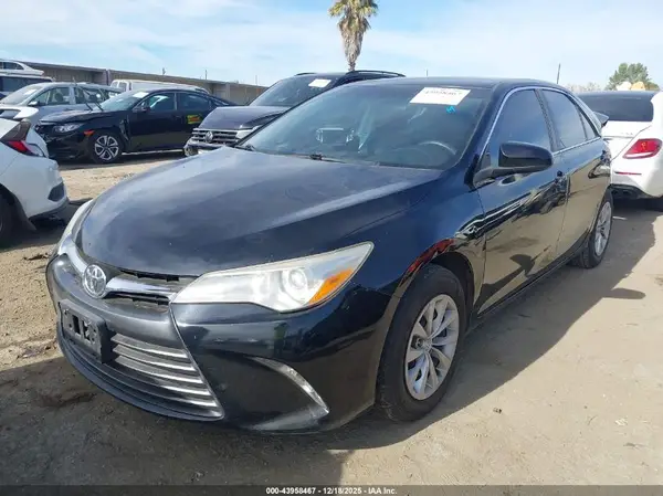 4T1BF1FK9HU716949 2017 TOYOTA CAMRY - Image 2