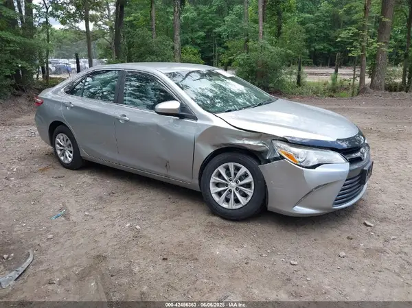 4T1BF1FK9HU718491 2017 TOYOTA CAMRY - Image 1